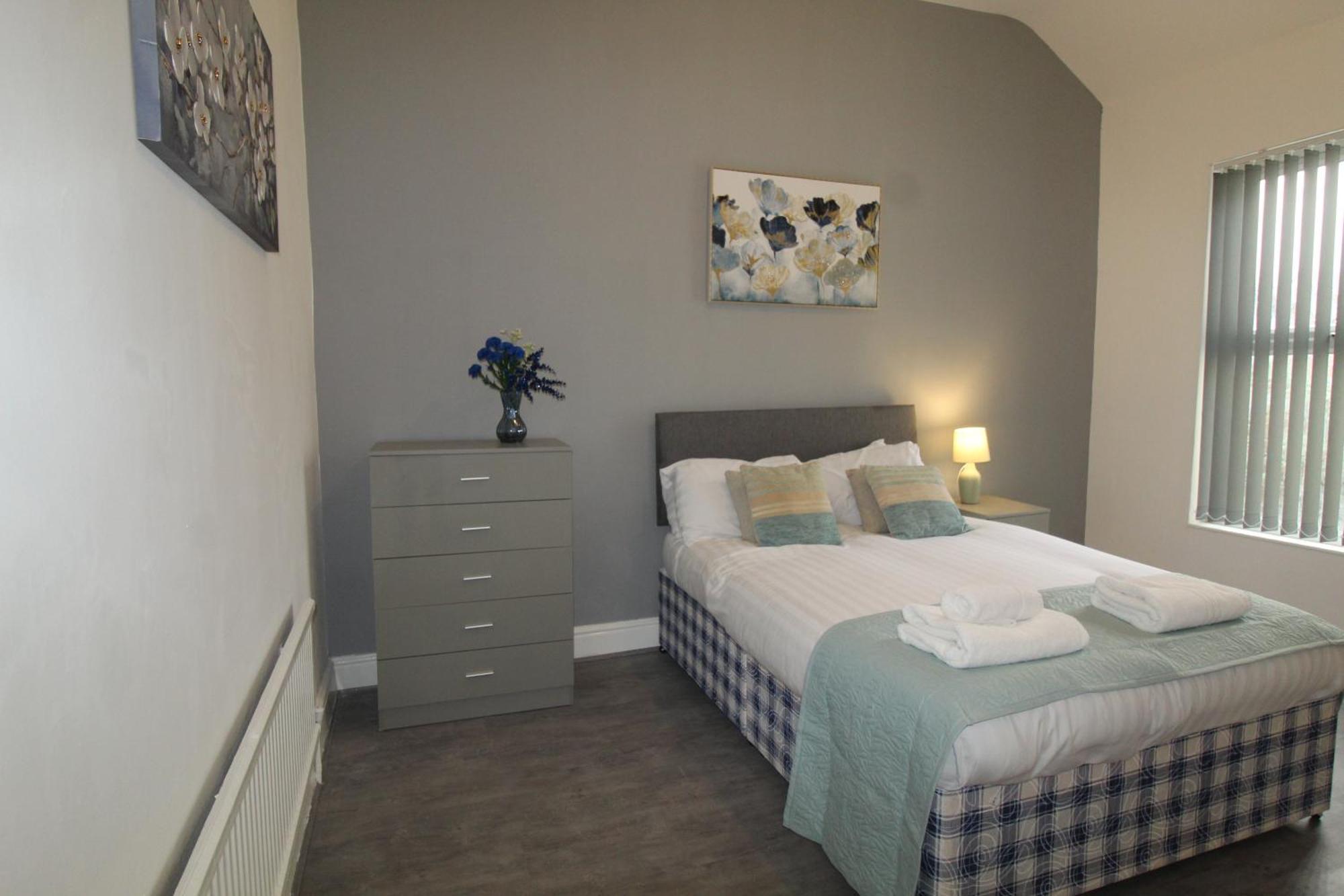 Holiday home Sefton House By Smart Corporate