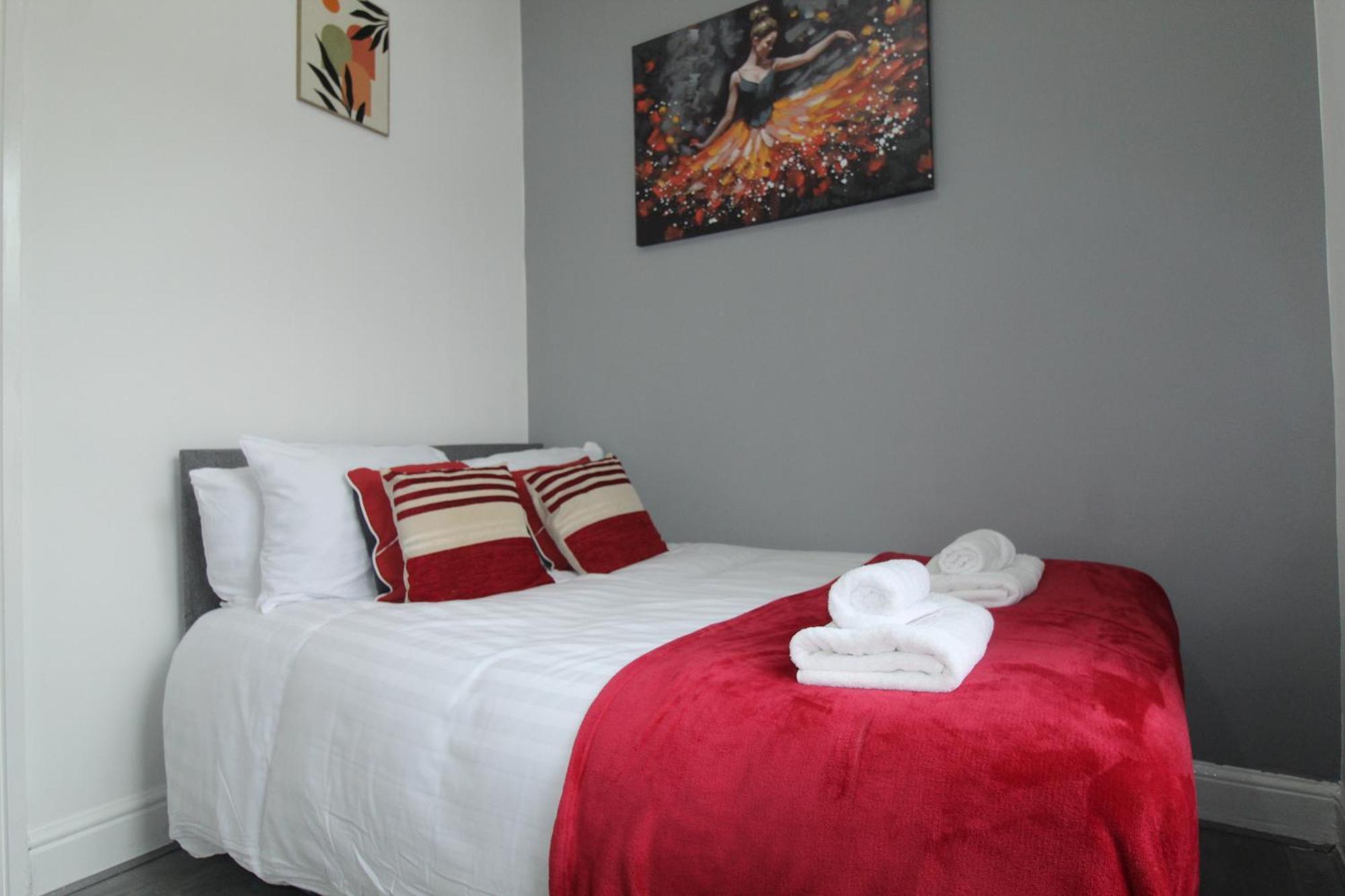 Sefton House By Smart Corporate Holiday home *