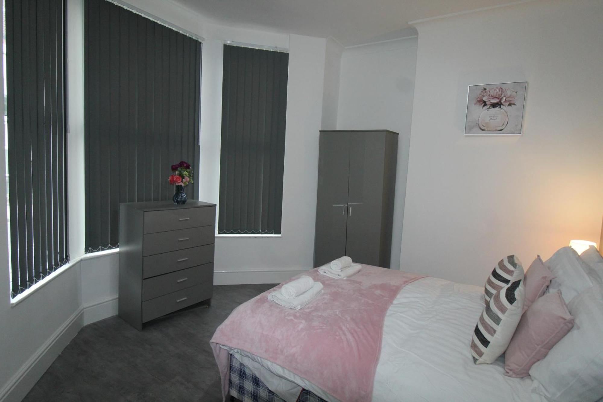 Sefton House By Smart Corporate Holiday home *